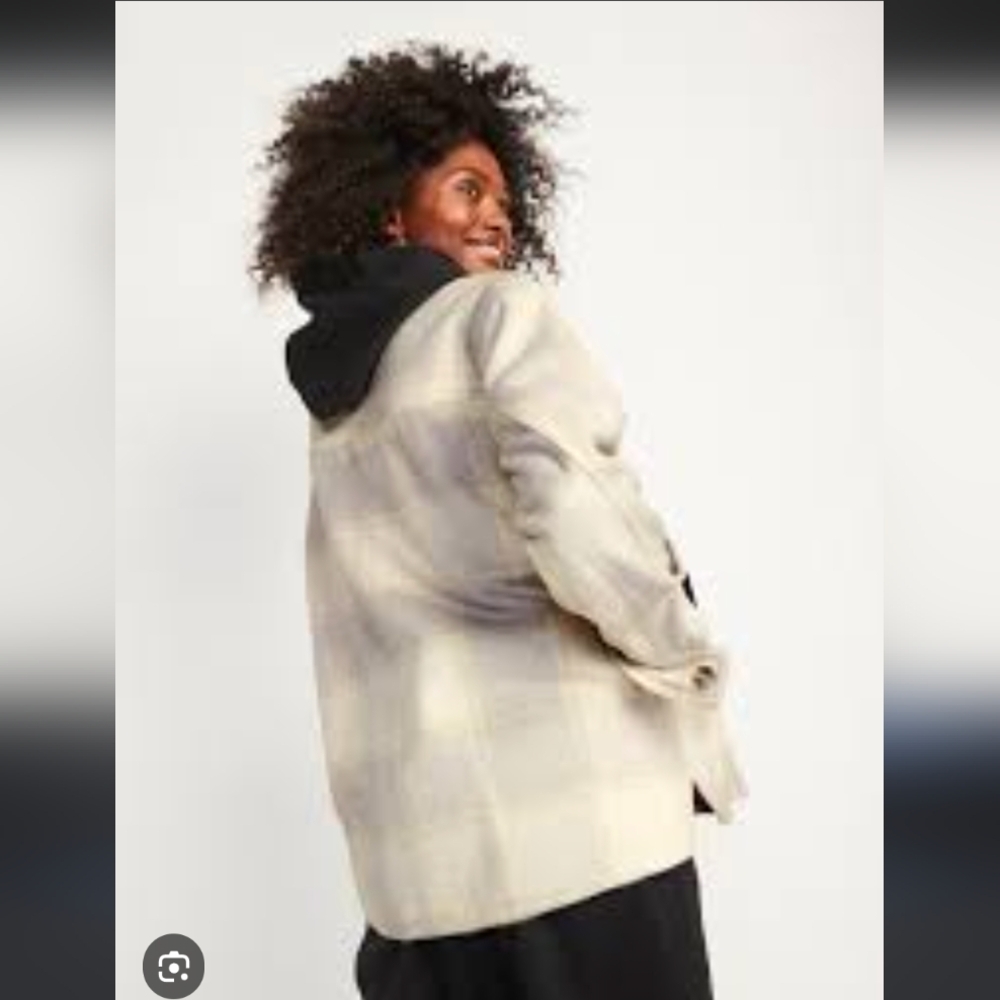 Old Navy Soft-Brushed Utility Plaid Shacket - Picture 2 of 5